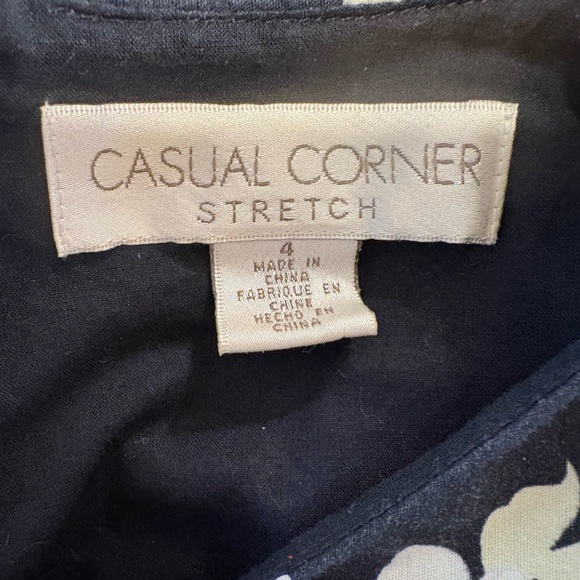 Casual Corner cotton blend blue with white floral print sleeveless dress size 4 - Picture 3 of 5